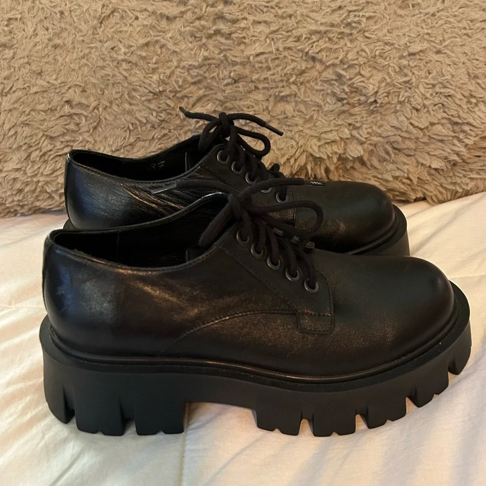 B2 Brown’s Mackenzie Shoes - Picture 2 of 9